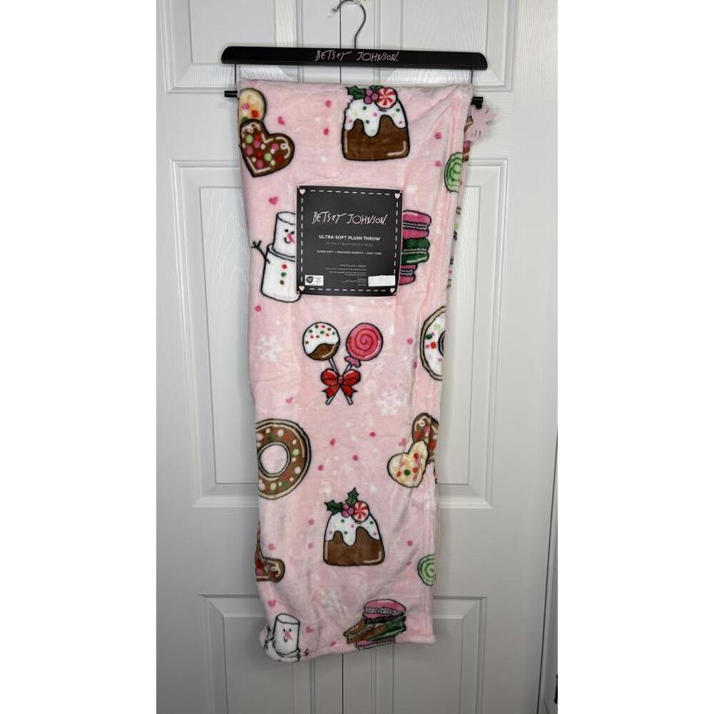 Betsey Johnson Ultra Soft Plush Throw Blanket